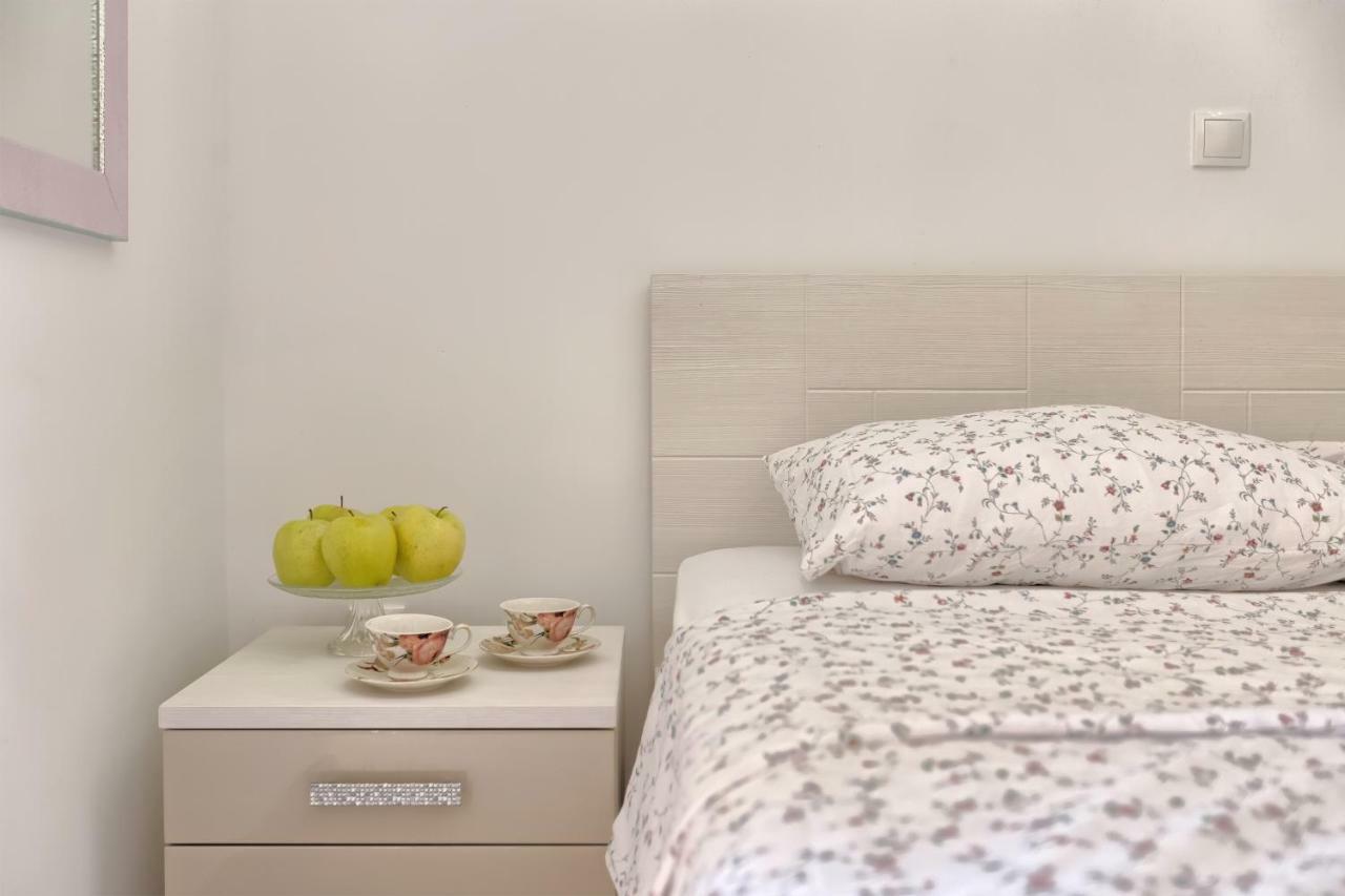 Apartment Robert Novaglia Esterno foto