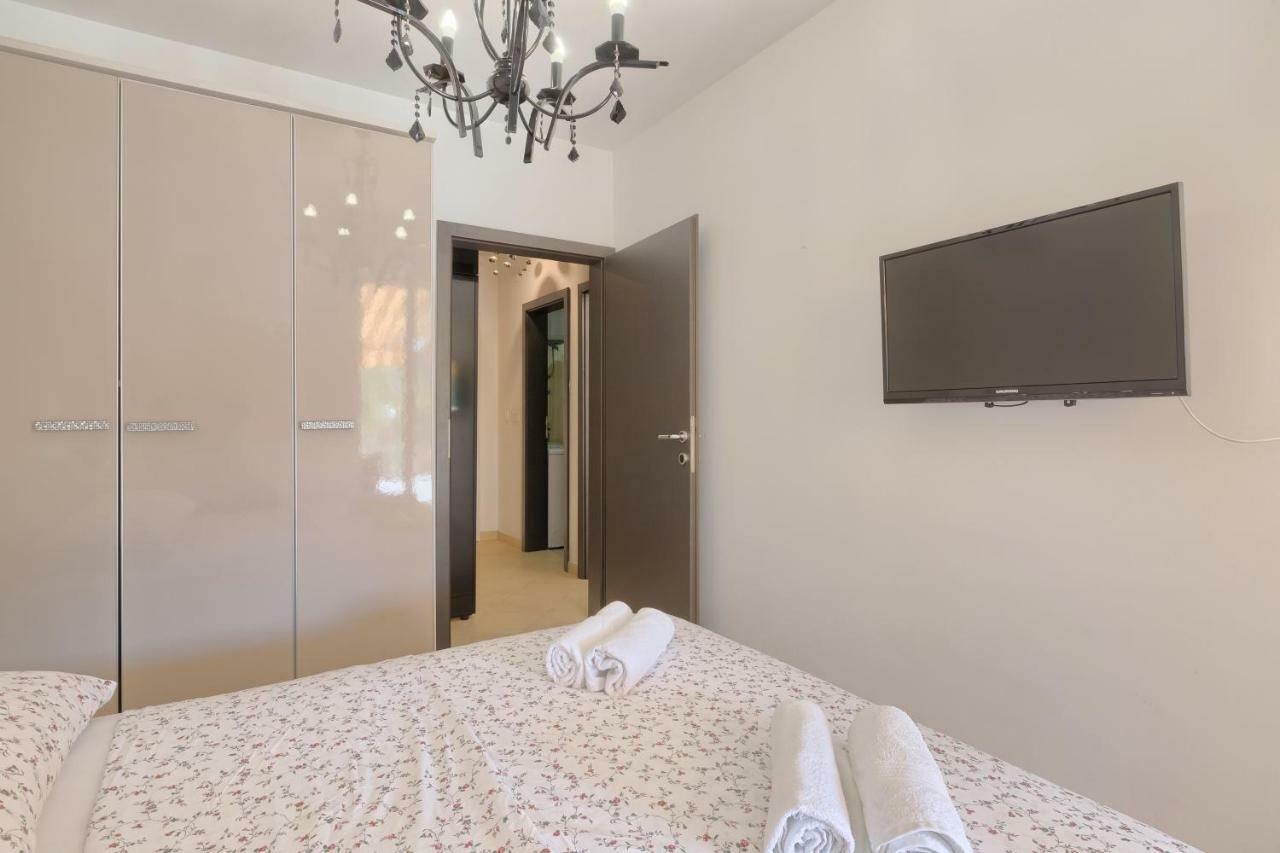 Apartment Robert Novaglia Esterno foto